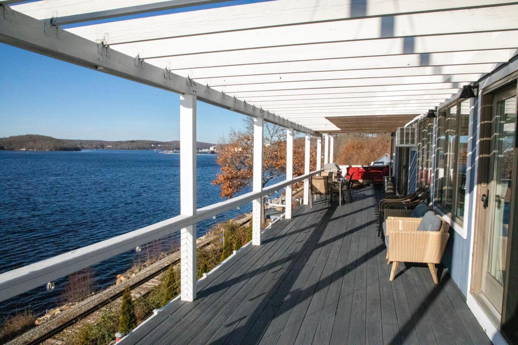 Spectacular Home With A Amazing Ocean - River View 格罗顿 外观 照片